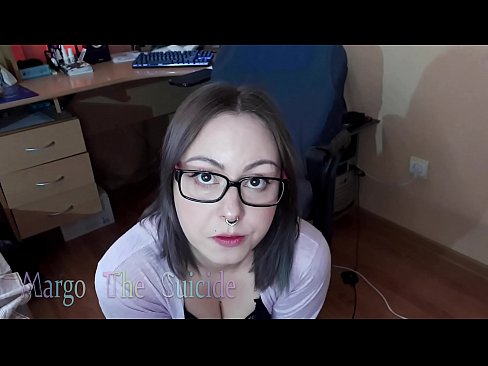 ❤️ Kynþokkafull stelpa með gleraugu sýgur dildó djúpt á myndavélinni ❤️ Fokking hjá okkur is.passionateembracespotlight.ru ❌️❤